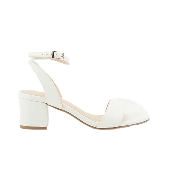 LE Chateau White Sandals - Picture 1 of 10
